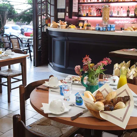 卡拉迪索酒店和公寓 酒店