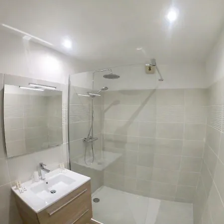 卡拉迪索酒店和公寓