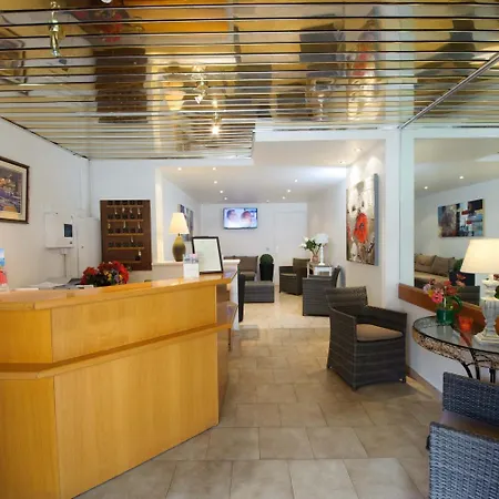 Hotell Et Cala Di Sole